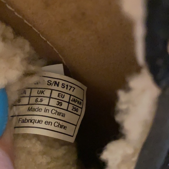 Ugg Mules size 8 Womens Black suede with fur lining - Picture 6 of 9